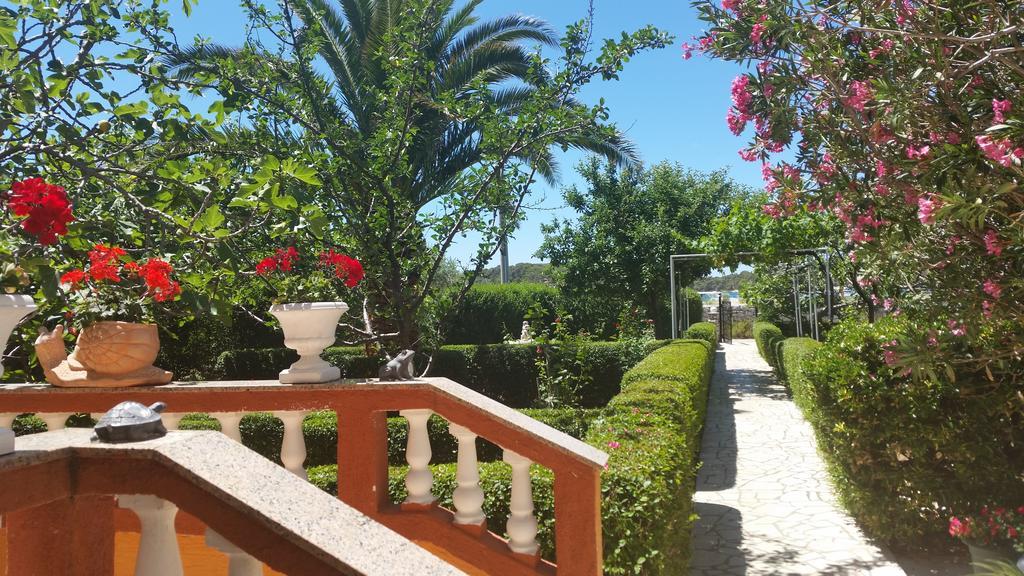 Guesthouse Mira Rab Town Esterno foto