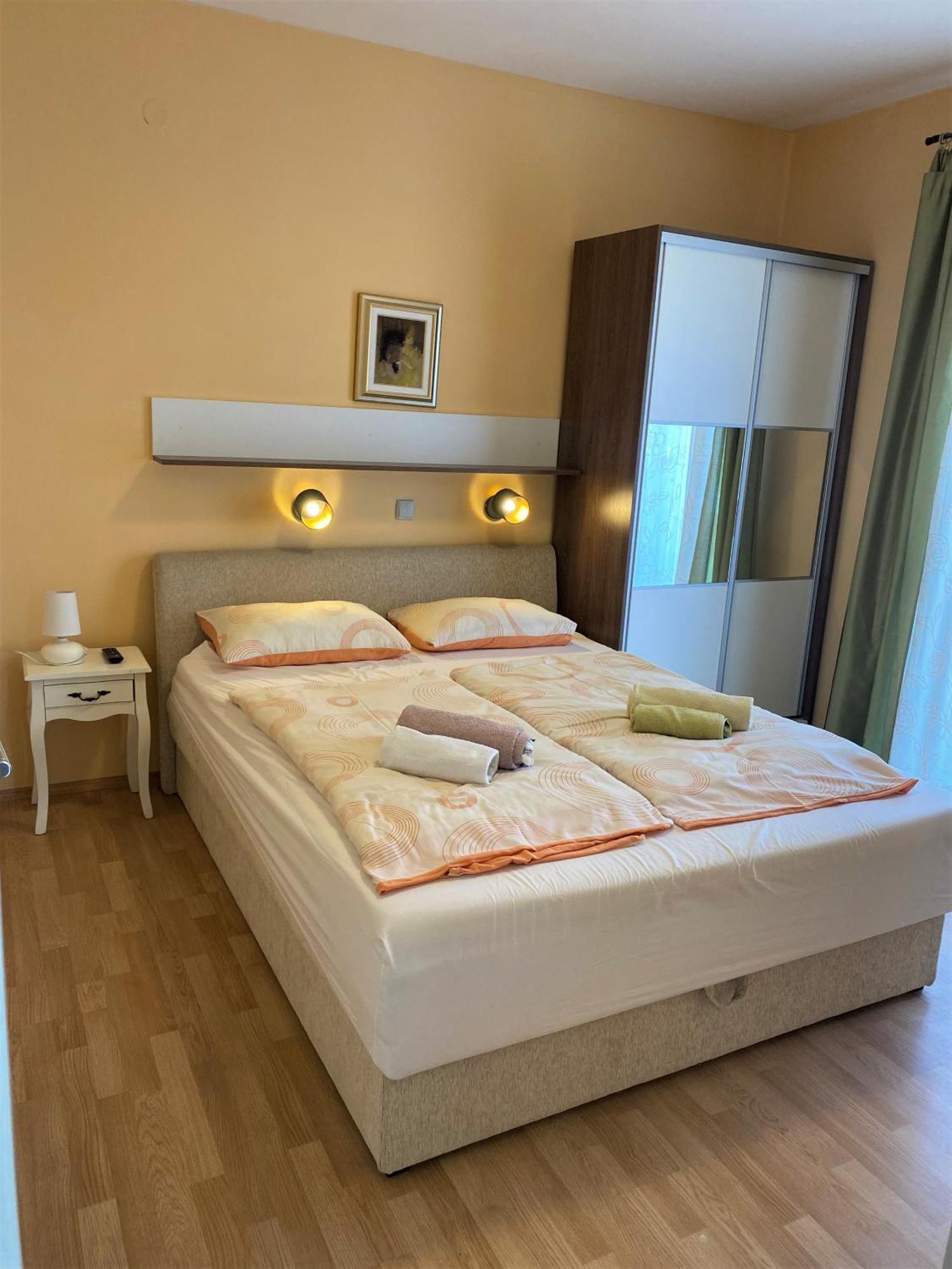Guesthouse Mira Rab Town Camera foto